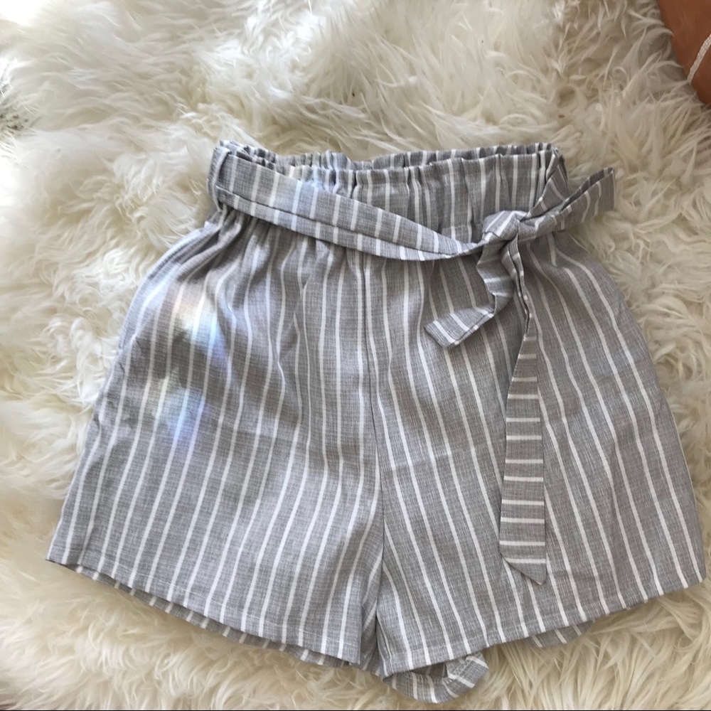 High waist tie front shorts, gray/white stripes S
